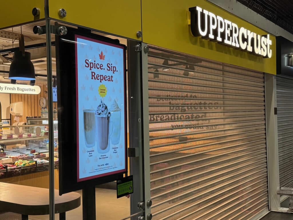 Digital Signage Cleaning